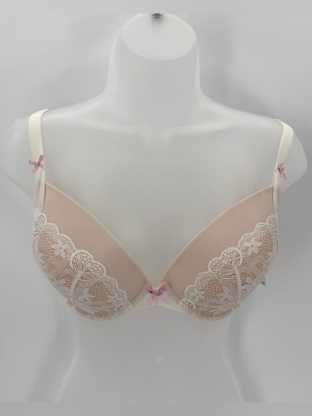Betsey Johnson Intimates Bra 34DD Lacy Trim Bow Hearts Pearl White Unworn READ